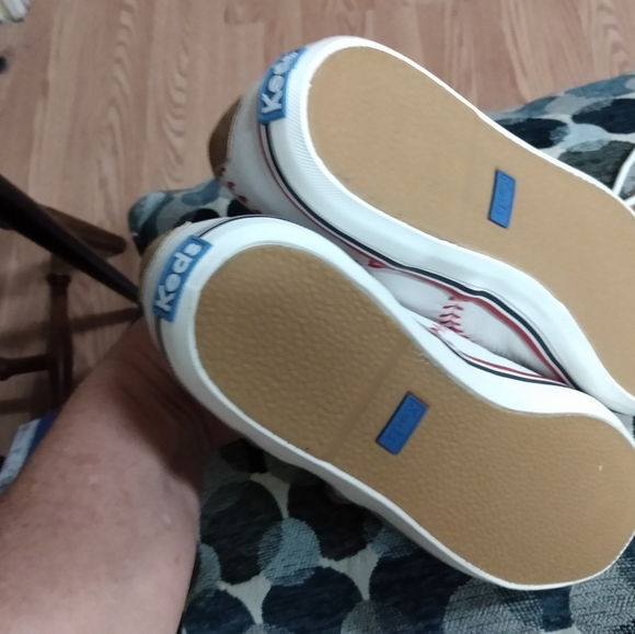 Keds leather shoes ๐๐ never been worn size 7 - Picture 3 of 16